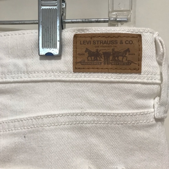 Levi’s White Denim Skirt - Picture 5 of 7